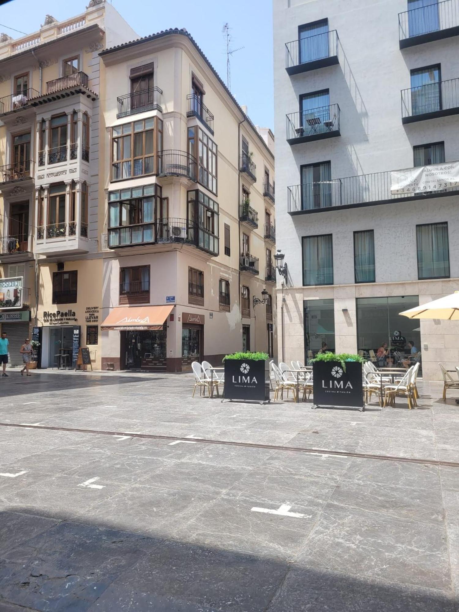 Living Valencia Apartments - Merced Екстер'єр фото