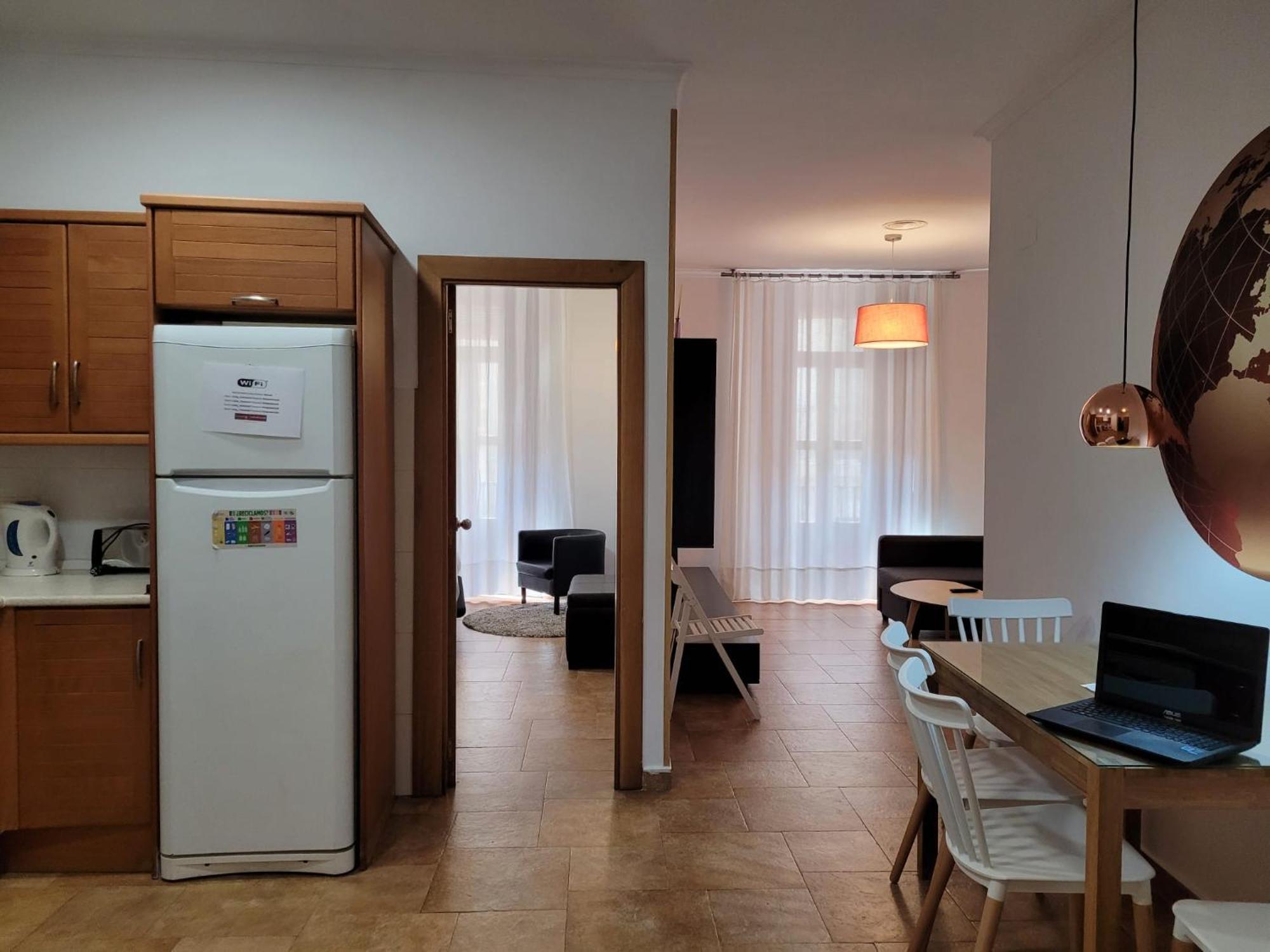 Living Valencia Apartments - Merced Екстер'єр фото