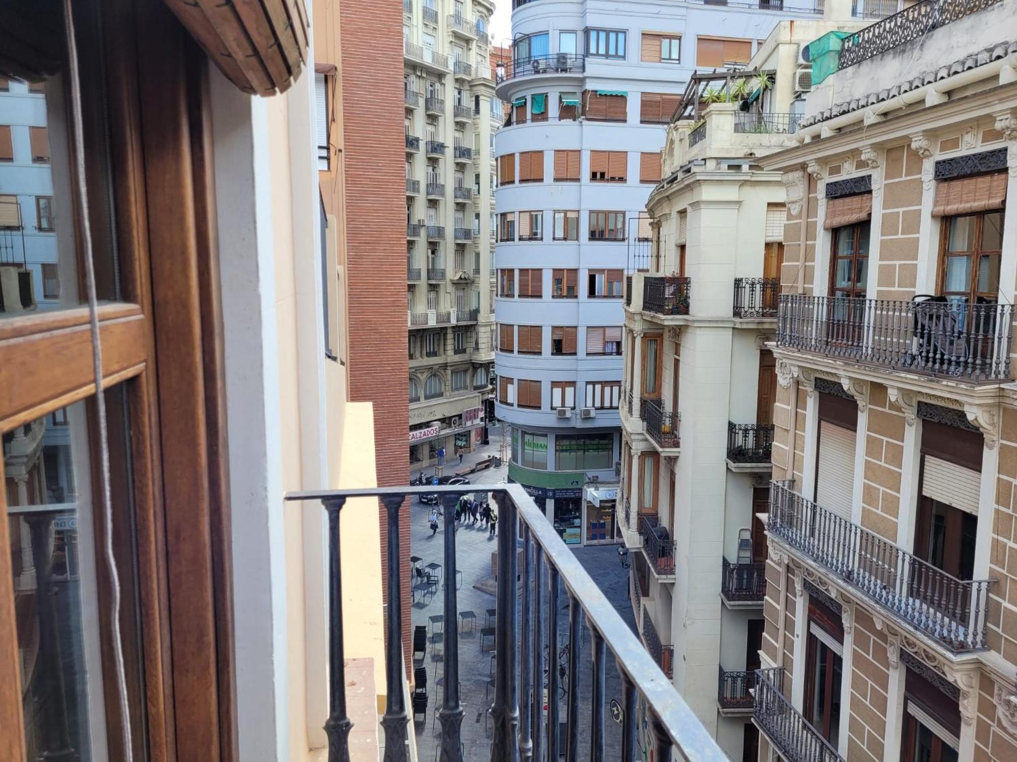Living Valencia Apartments - Merced Екстер'єр фото
