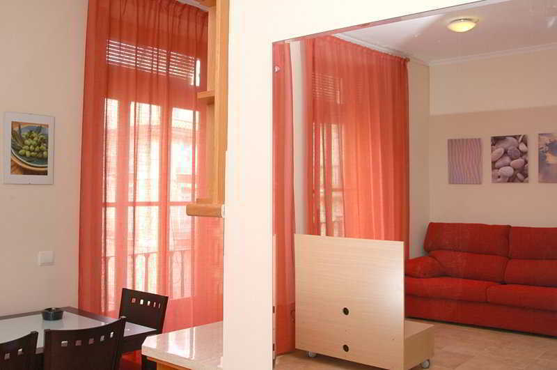 Living Valencia Apartments - Merced Екстер'єр фото