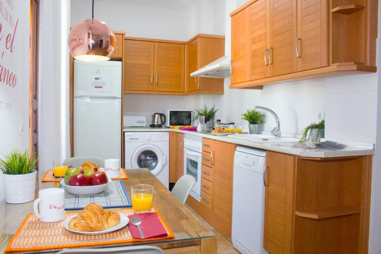 Living Valencia Apartments - Merced Екстер'єр фото